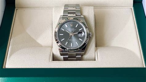 my rolex date doesn't change at midnight|rolex date not changing at midnight.